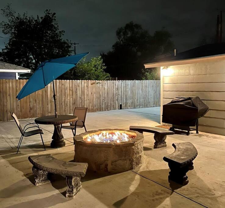 Cozy Haus Relaxing 'Home Base' Wifi Location Close To Town And Rivers, Schlitterbahn, Gruene New Braunfels Exterior photo